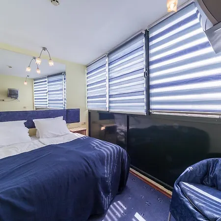 Hotel Elegance ホテル 3*